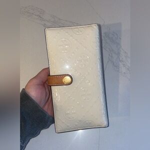 Elegant Cream Wallet with Button Closure